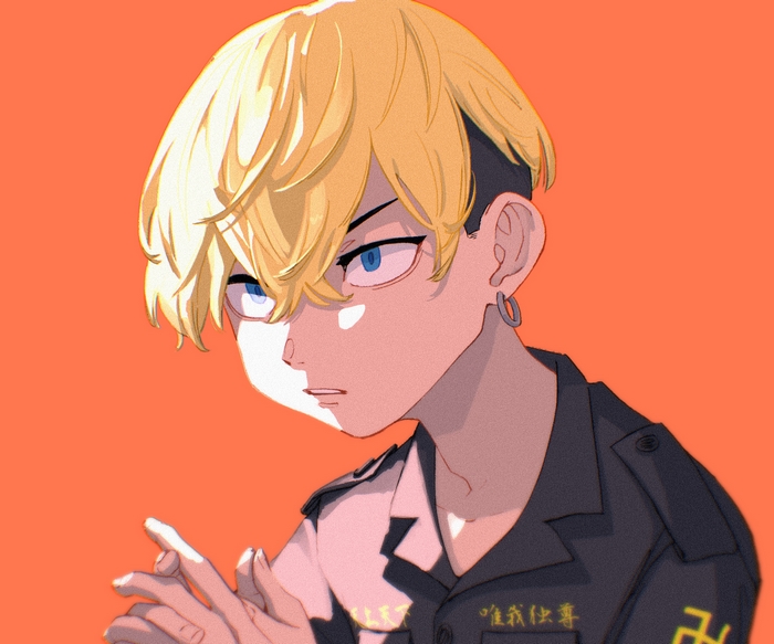 Chifuyu Matsuno with blonde hair and blue eyes