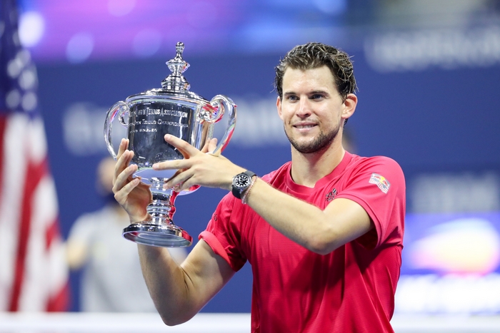 Dominic Thiem holding the US Open trophy