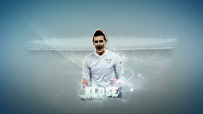 Miroslav Klose celebrates in S.S. Lazio jersey at stadium