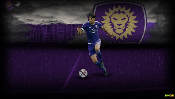 Kaká playing for Orlando City SC in the rain