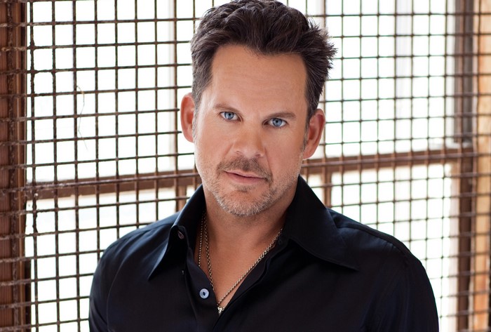Gary Allan portrait in black shirt