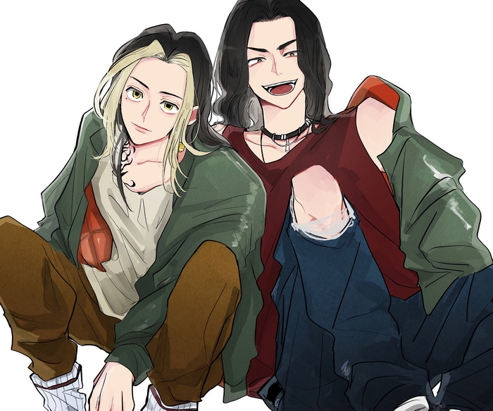 Keisuke Baji and Kazutora Hanemiya crouching