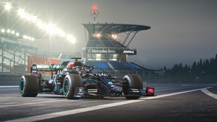 Mercedes-AMG F1 W11 EQ Performance Racing