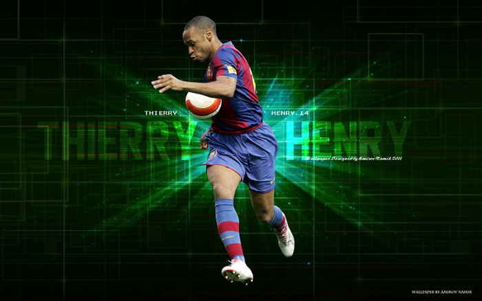Thierry Henry dribbling ball for FC Barcelona