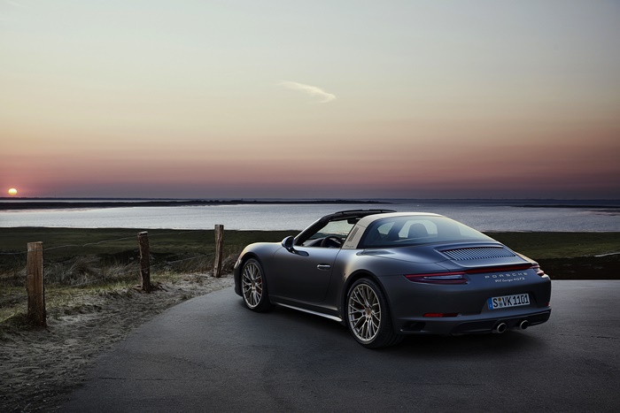Porsche 911 Targa 4 GTS overlooking the sunset