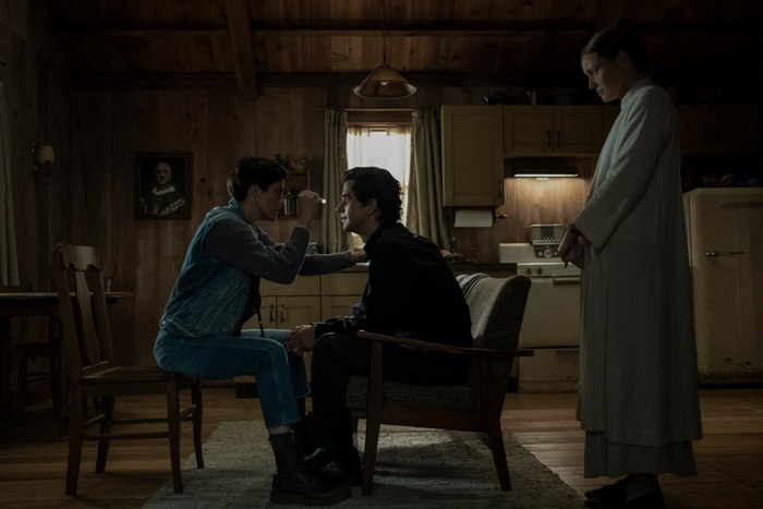 Midnight Mass: Samantha Sloyan examines Hamish Linklater's eyes