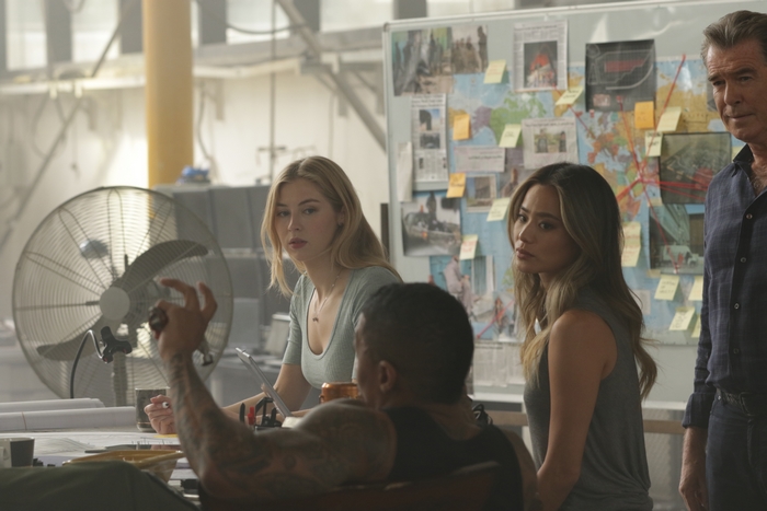 The Misfits: Pierce Brosnan, Jamie Chung, Hermione Corfield