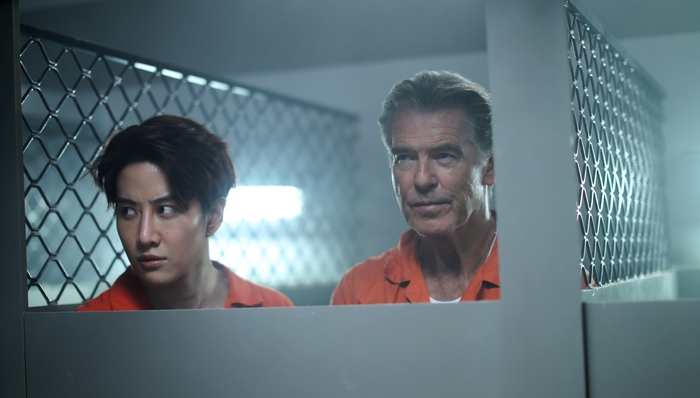 The Misfits: Mike Angelo and Pierce Brosnan in prison