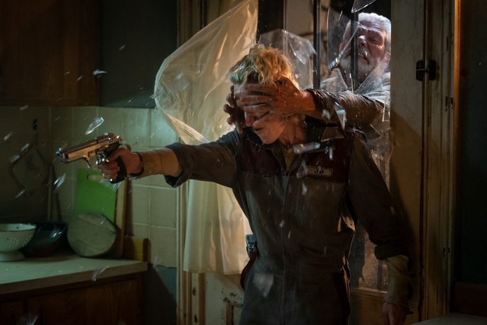 Don't Breathe 2: Stephen Lang covers woman's eyes