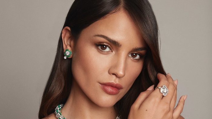 Eiza González 4K portrait with emerald and diamond jewelry
