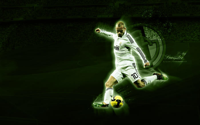 Wesley Sneijder Kicking Ball in Real Madrid Kit