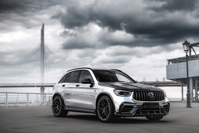 Chrome Mercedes-AMG GLC-Klasse Inferno SUV under cloudy sky