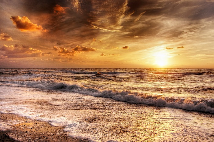 Golden Sunset over Ocean Beach Horizon