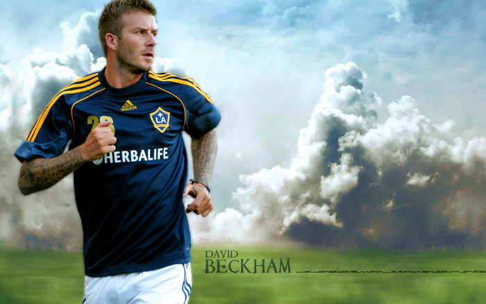 David Beckham running in LA Galaxy jersey