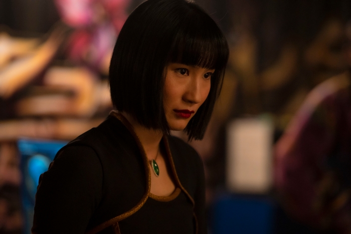 Menger Zhang as Xialing looking down