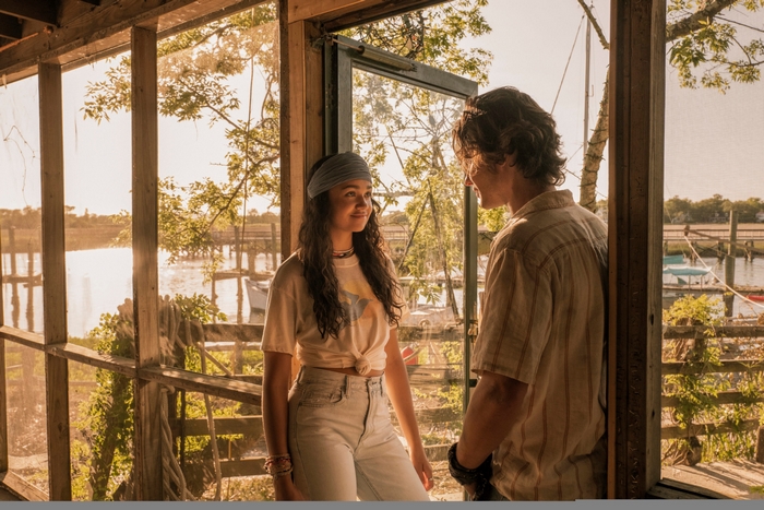 Kiara and JJ looking at each other in Outer Banks