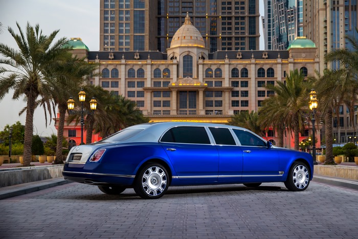 Bentley Mulsanne Grand Limousine by Mulliner at a luxury hotel