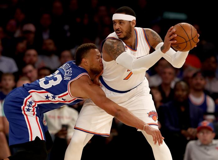 Carmelo Anthony guarded by Anderson 33 during game