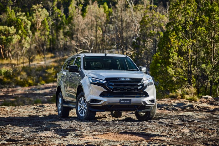 Isuzu MU-X 4x4 LS-M SUV off-road in nature
