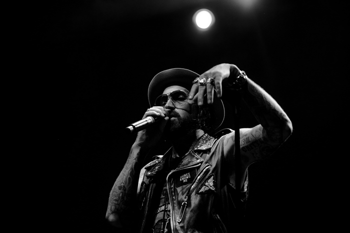 Rapper Yelawolf Performing Live in Black and White