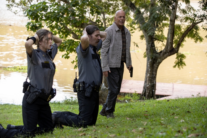 Bruce Willis holds police at gunpoint in Out Of Death