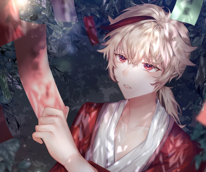 Kaedehara Kazuha holding a scarred arm