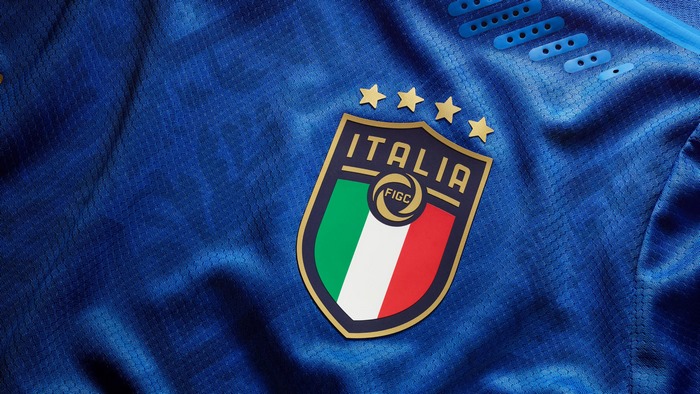 Italia Soccer Jersey with Team Emblem and Stars