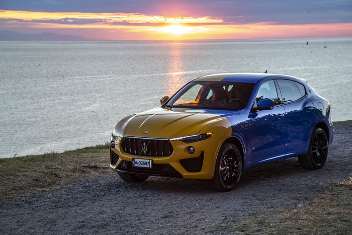 Maserati Levante GT Hybrid Fuoriserie two-tone at sunset
