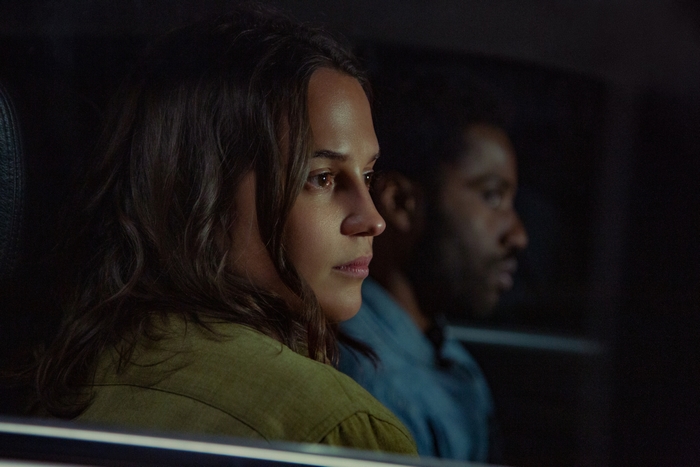 Alicia Vikander and John David Washington in Beckett
