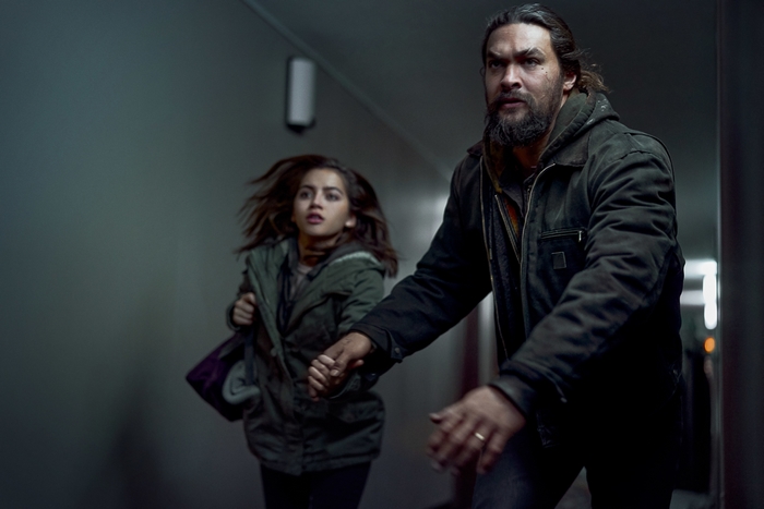 Jason Momoa and Isabela Merced running in Sweet Girl