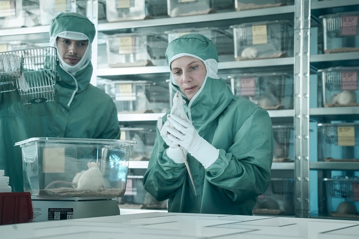 Melanie Laurent with lab mice in Oxygen HD