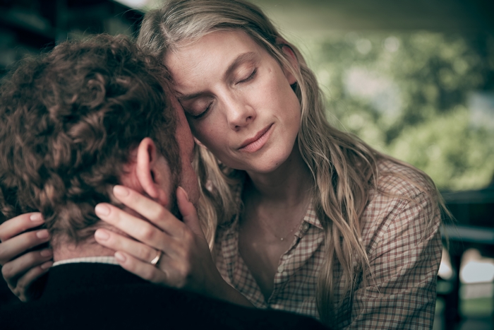 Melanie Laurent in a tender embrace, 4K