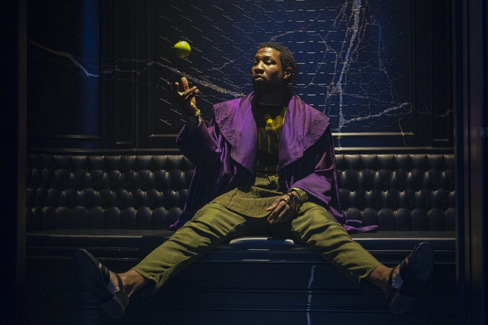 Jonathan Majors as Kang the Conqueror with apple