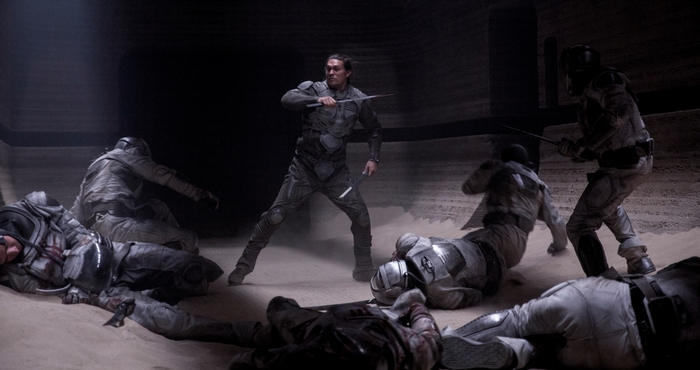 Jason Momoa as Duncan Idaho fighting in Dune