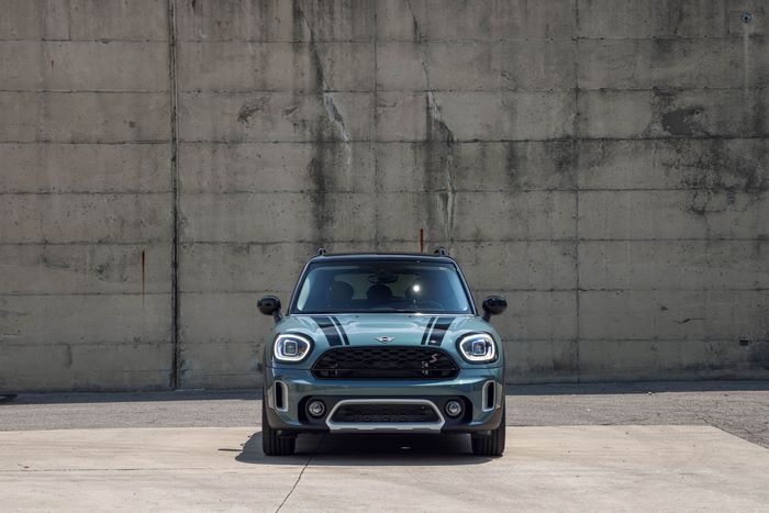 2021 MINI Cooper S Countryman front view