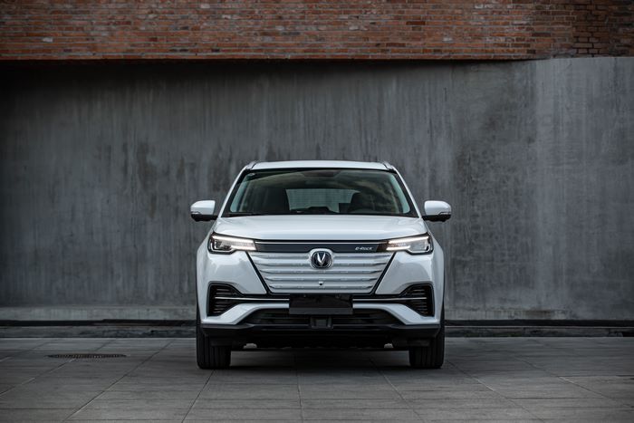 White Changan CS55 E-Rock SUV front view