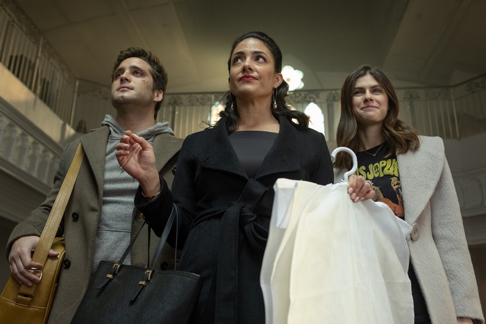 Die In A Gunfight: Alexandra Daddario, Diego Boneta, Nicola Correia Damude
