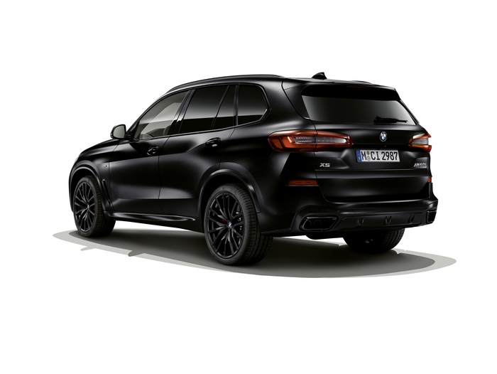 Black BMW X5 M50i "Edition Black Vermilion" SUV
