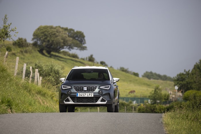 2021 SEAT Arona Xperience driving on a country road