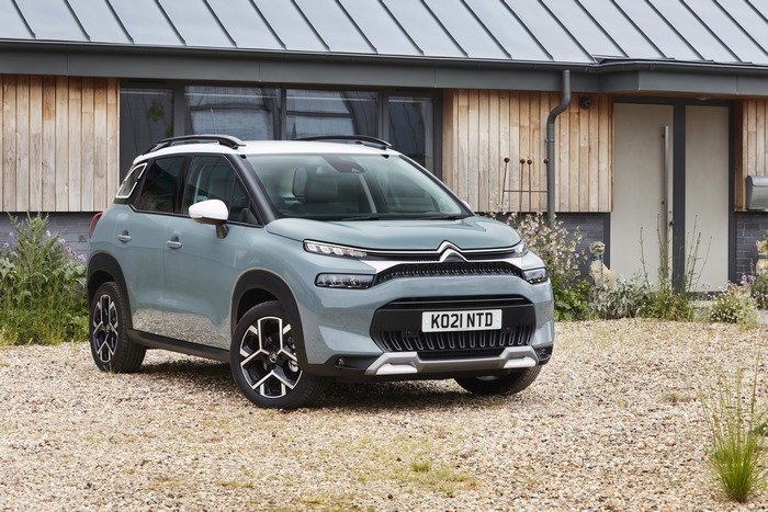 2021 Citroën C3 Aircross parked outside a modern house