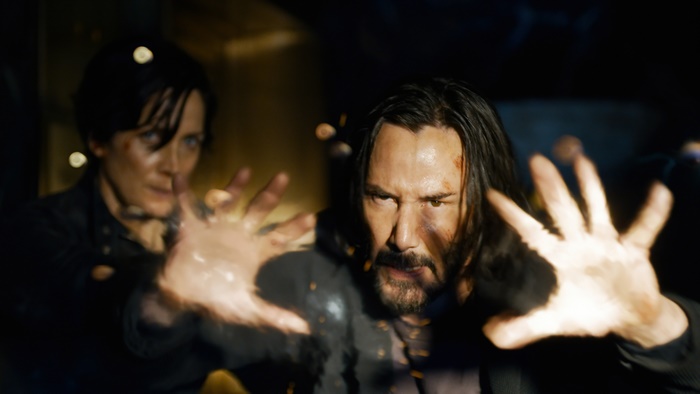 Neo and Trinity from The Matrix Resurrections in 4K