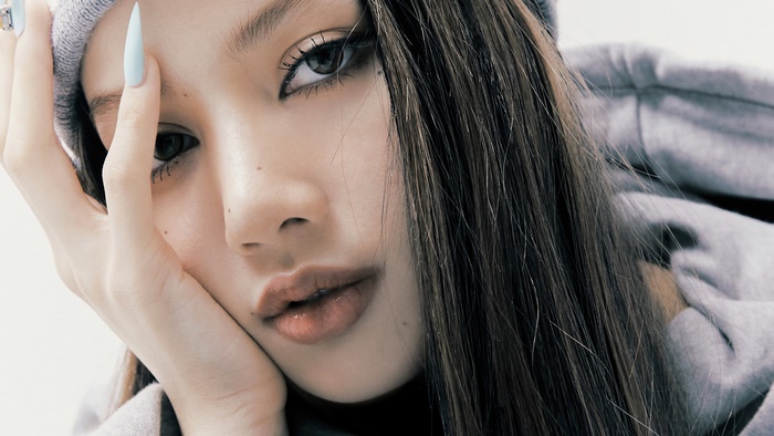 Lisa Lalisa Close-Up Photo in
