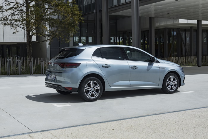 2021 Renault Mégane E-TECH Plug-in Hybrid parked outdoors