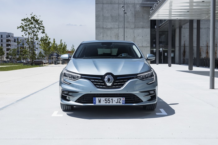 2021 Renault Mégane E-TECH Plug-in Hybrid parked outdoors