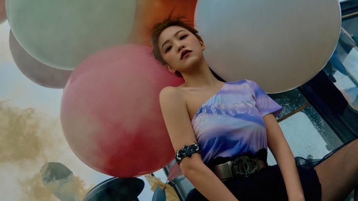 Yeri from Red Velvet with balloons