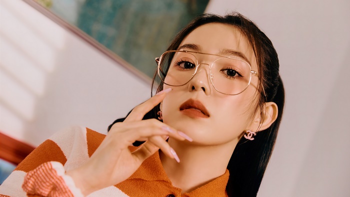 Irene from Red Velvet wearing glasses