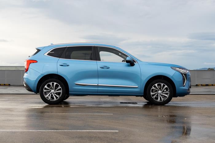 Haval Jolion SUV side view