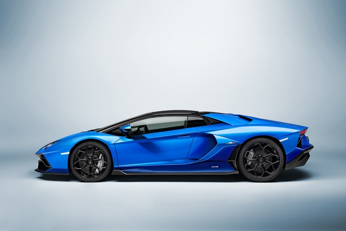 Blue 2021 Lamborghini Aventador LP 780-4 Ultimae Roadster