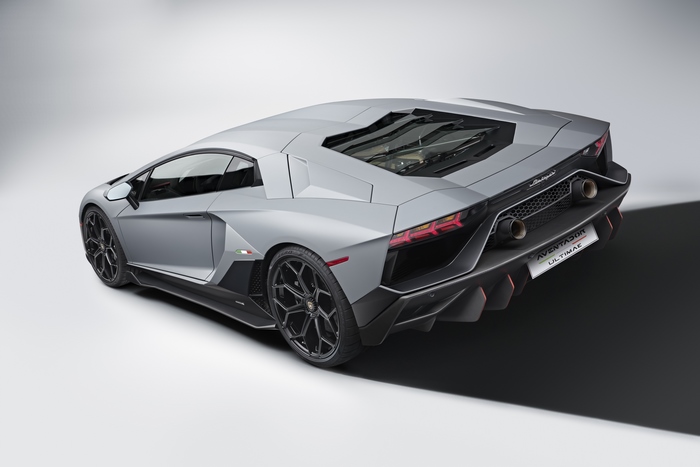 Lamborghini Aventador LP 780-4 Ultimae rear view