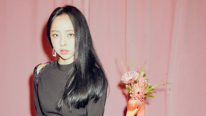 Vivi from LOONA with flowers